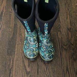 BOGS women’s size 8 pull on boots